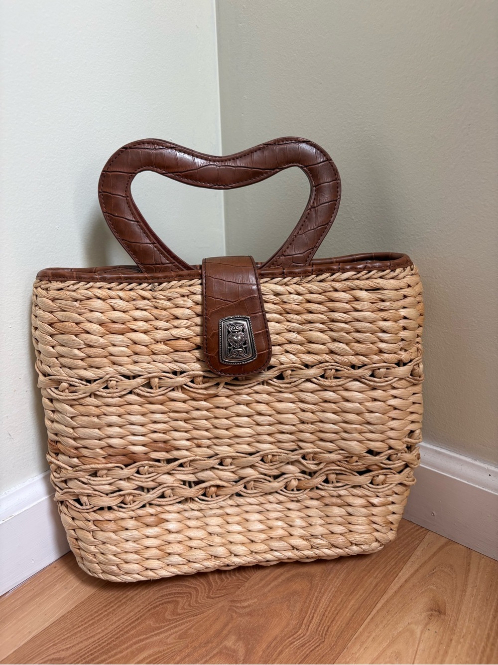 Y2K Ella Accessories Natural Woven Tote with Brown Heart Handles